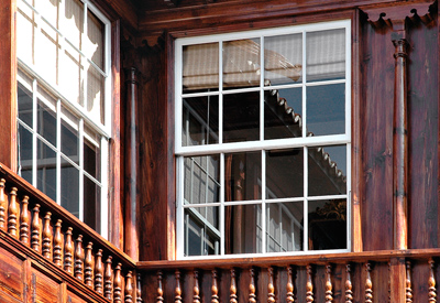  Patio principal. Galer�a alta y altillo