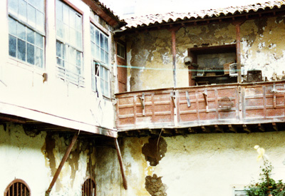 �ngulo noroeste del patio posterior