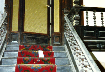 Escalera noble hacia la parte alta